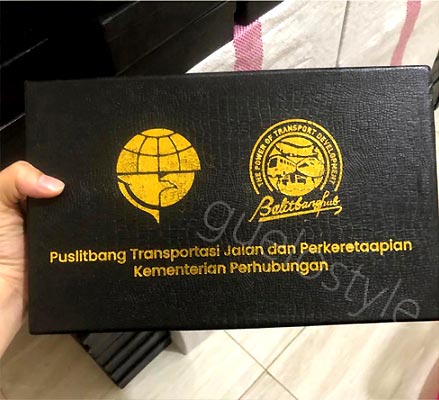 custom kotak box tas kulit / sablon merk logo kotak tas kulit